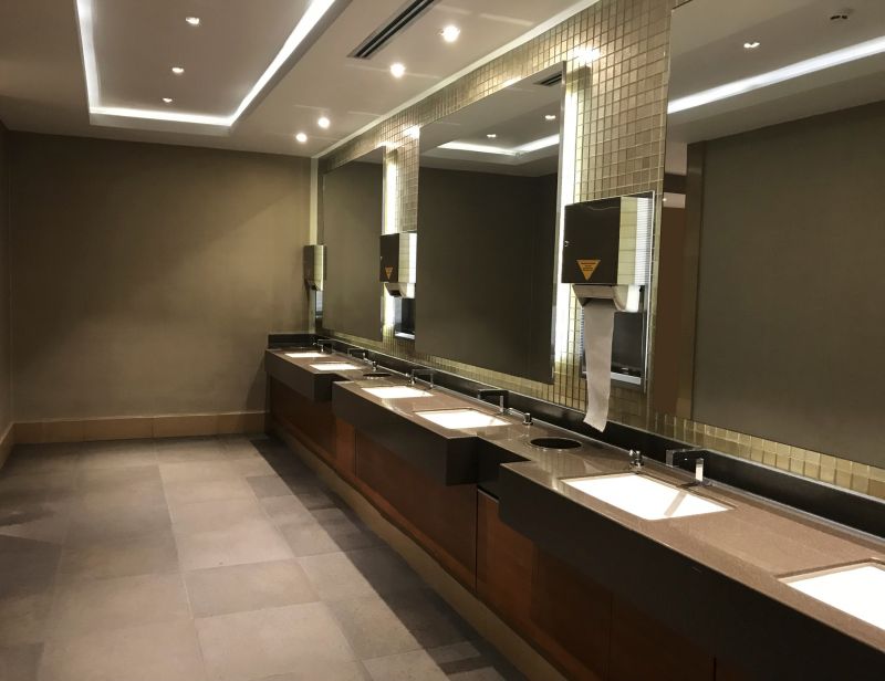 Mirrored Wall Features